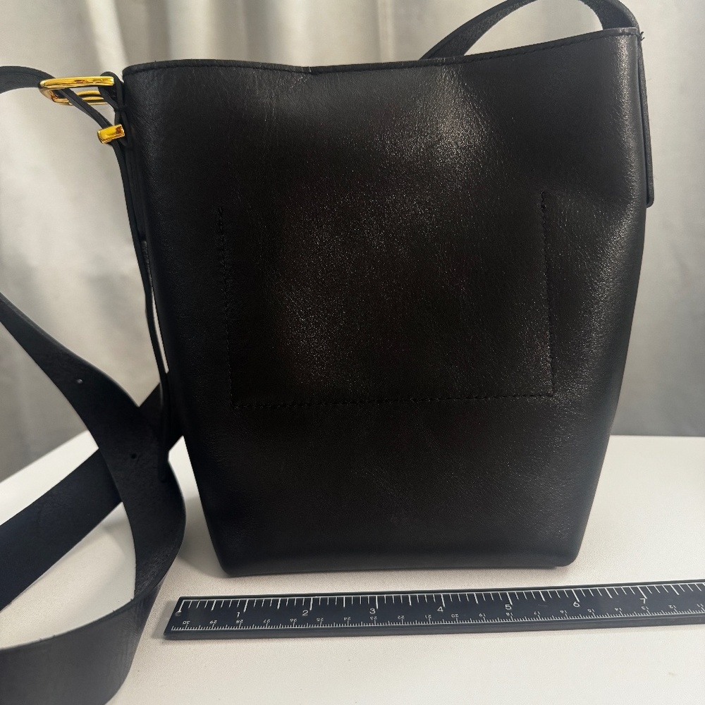 Madewell Small Black Bucket Bag STYLE NN397- gently used